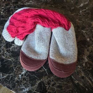 Acorn Knit Slippers